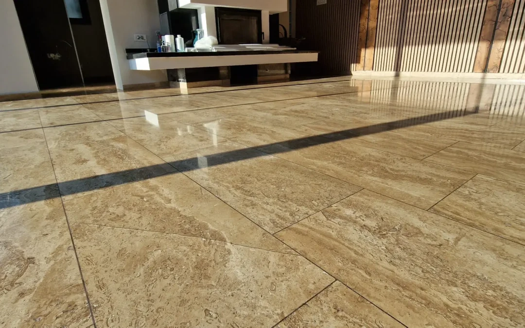 Slefuirea pardoselei din travertin.