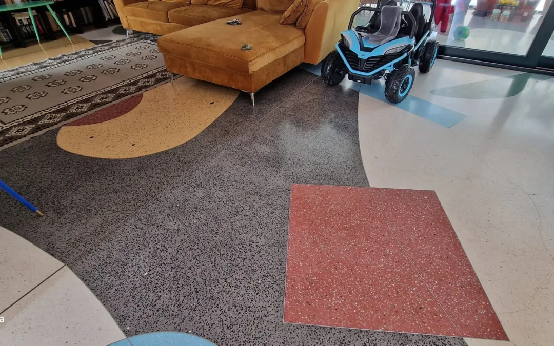 Pardoselile compuse din Mozaicul de marmura, revin.