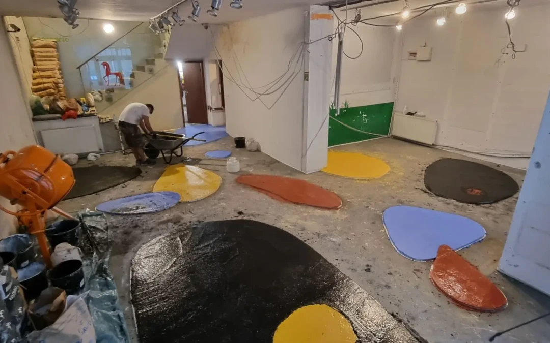 Pardoseli din mozaic de marmura turnat si slefuit